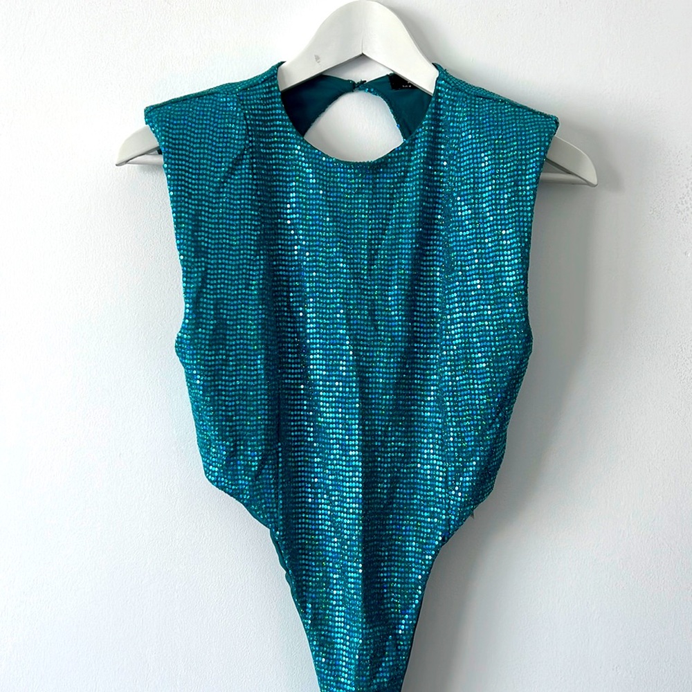 TOP bodysuit